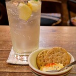 kitchen&bar MORIS - ネパールレモンサワー、お通し