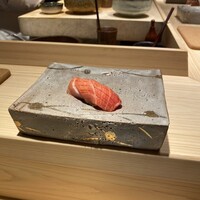 鮨 由う - 