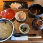 江ノ島小屋 - 金目鯛の煮汁　卵かけご飯