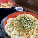 246325087 - うどんにごまと海苔