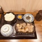 ぶり太郎 - ぶり茶漬け定食　990円