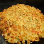 鉄板焼き なお - 豚玉お好み焼き両面焼き中