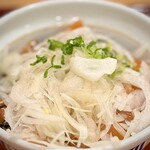 Nakau - オニオンサーモン丼 〜 シャキシャキの玉葱。