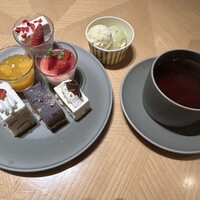 ブッフェアンドカフェ スロープサイドダイナー ザクロ - 