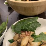 いたり家 - 定番のほうれん草サラダ