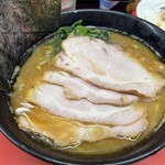 ラーメン 杉田家 本店 - チャーシュー麺