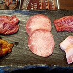 焼肉湯島 ゆう焼けこやけ - 