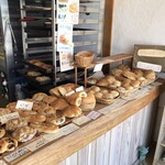 小麦の風 Compania - 10:30の店内