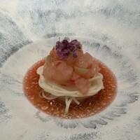 Lito - 昆布オイルでマリネしたシマエビ　小豆島の素麺　　発酵トマトのエキス　大葉のオイル　グースベリーのピクルス