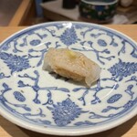 Sushi Ichijirou - 旬のアオリイカ。噛むとねっとりとして甘い！まるで甘エビのように甘い。(*´﹃｀*)