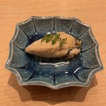 鮨 一二郎 - メタボな牡蠣のオイル漬け✩⋆*॰¨̮⋆｡˚本当に大きいの！