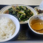 中華料理広東亭 - 料理写真:肉ニラライス今日はクタぎみ○o。.標高も低いぞ
