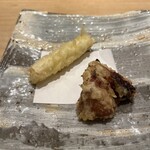 鮨 一二郎 - お天ぷらはホワイトアスパラと蛸の桜煮。さっくさく。