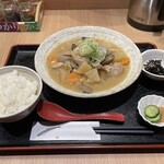 Yuukum Baru - 神威豚とたっぷり根菜の豚汁