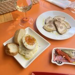 Wine Bar ソムリエタナカ - おつまみチャーシューとベーコンポテトサラダ