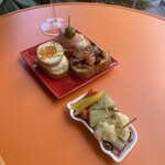 Wine Bar ソムリエタナカ - ピンチョス3種とピクルス
