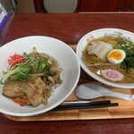 キッチンひろ - 拉麺・焼き肉丼セット　980円
