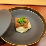 Bia - TOKYO　X豚のムービン（タイ屋台料理：豚の炭焼き）、もち米、花山椒添え