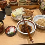 Atsugiri Tonkatsu Yoshihira - 