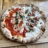 イオンヤ - 土・日・祝日ランチセット
〈薪釜焼きピッツァ〉　1,820円
ハーフ&ハーフ　マルゲリータ、カプリチョーザ