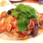 ピッツェリア ノーチェ - ペスカトーレ（渡り蟹、ムール貝など）