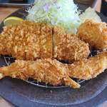 Tonkatsu Asahi - 特ロース定食(大エビフライ＆カニクリームコロッケトッピング)③