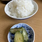 江ちゃんラーメン - ご飯君と胡瓜ちゃん！お似合いだよ