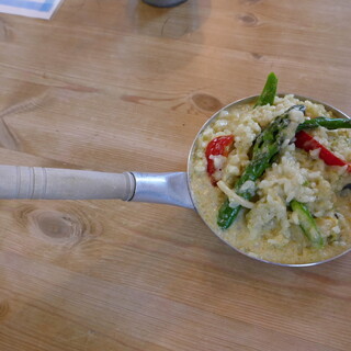 ジジチャリカフェ_1