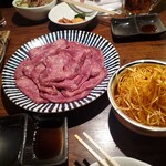 ホルモンさわ - 先ずはお約束の「上タン塩」これははずせませんね！(ネギ付き)