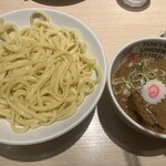 東京アンダーグラウンドラーメン 頑者 - 