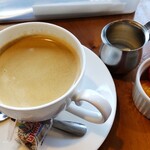 Itagaki - ガパオライスに付くミニデザートとドリンク  私はホットコーヒー…おいしいコーヒーでした