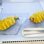 ベイクオーレ - パイナップルのカットがおしゃれ