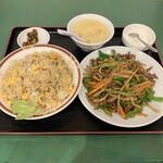 百香亭 - 青椒肉絲と炒飯セット