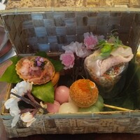 ラトラスフィス - アミューズ(三色団子は飾りで食べられません)