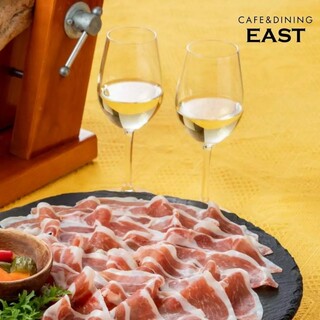 Renovated as a restaurant where you can enjoy homemade Prosciutto and our own wine from May 15th