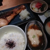 小割烹おはし 恵比寿 - 季節のお魚御膳（ぶり塩焼き）
