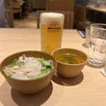 Habesuto - シメのサードプレート　汁物系フォーとカレースープ、➕生ビール