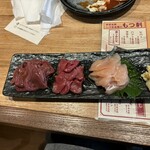 Motsuyaki Shigekichi - 鶏のレバー、ハツ、ササミ刺身