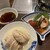 新三浦 - 料理写真:水炊きの鶏肉（手前）と、鶏の刺身