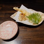 十和田はつ花 蕎麦＆ワイン居酒屋 - 海老天ぷら　塩１本