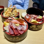 寿司処 美津本 - 料理写真:中生ちらし（2,310円）と天丼（1,320円）