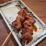 Ganso Yakitori Kushi Hacchin - 焼きとん　ハラミ＆カシラ