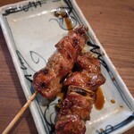 Ganso Yakitori Kushi Hacchin - 焼きとん　ハラミ＆カシラ