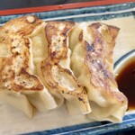 好美 - こちらはお店で食べた餃子