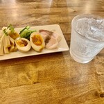 ayairo - おつまみ盛り合わせ+Lemonチューハイ 900円