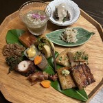 土家 - 八寸。右下はうなぎの蒲焼。