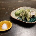 土家 - 海老のすり身、たらの芽、スナップエンドウの天ぷら
