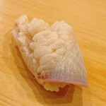 鮨 しゅん輔 - 別海町の北寄貝。柱と紐はあぶってまかないに・・・ヾ(≧▽≦)ﾉ