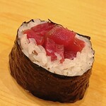 鮨 しゅん輔 - 漬け鮪の太巻き