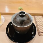 鮨 しゅん輔 - 最初は茶碗蒸しで胃を温めます